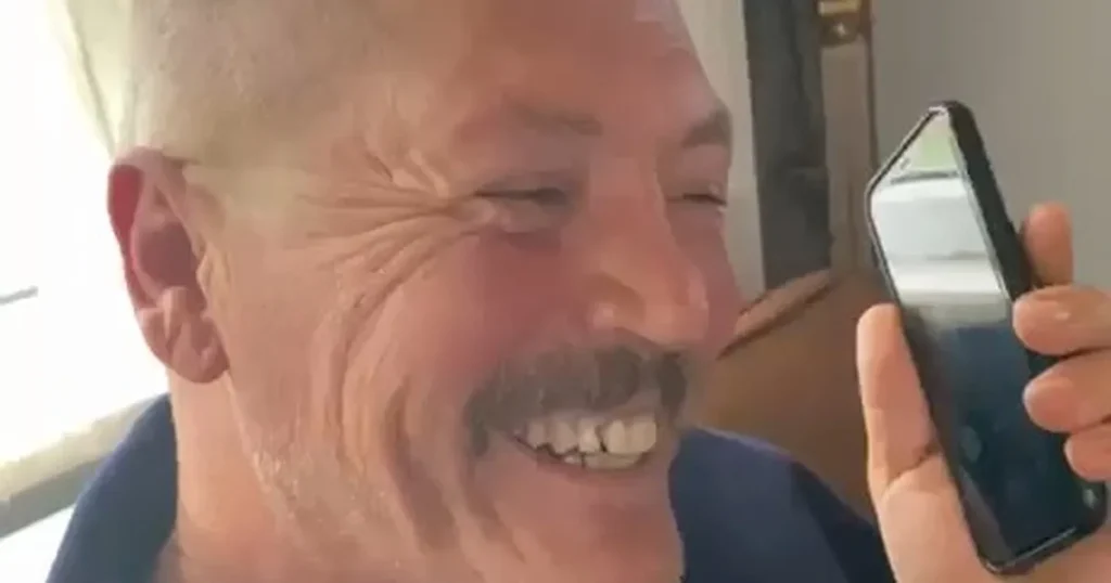 Muhtardan telefon satıcısına esprili yanıt… Kargo mu, karga mı?