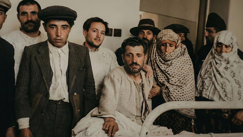 Her hikâye bir tanışmayla başlar